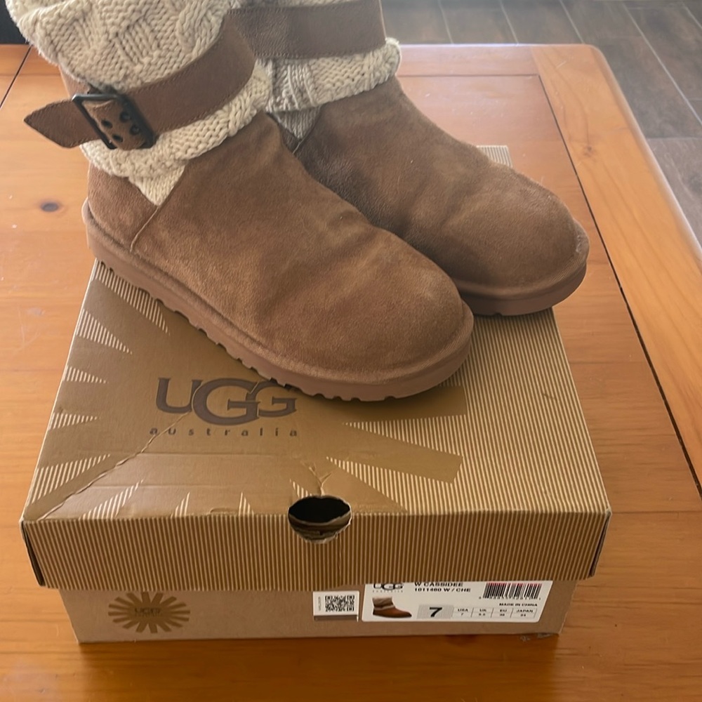 UGG Chestnut Brown Suede Ankle Booties with Knit Cuff
